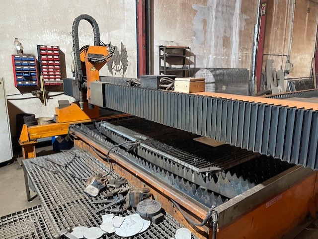 Proceso de corte de metal en José Huerta S.L.